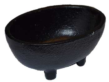 1 3/4″ Oval cast iron cauldron