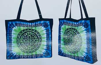 15.7″ x 17.7″ Celtic Knot tote  bag